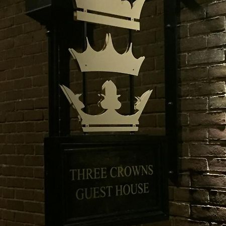 Three Crowns Guest House Солсбері Екстер'єр фото